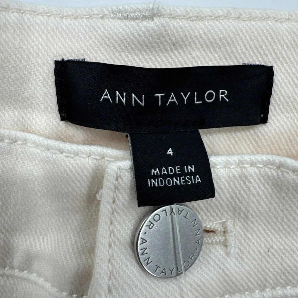 Ann Taylor Barrel Jeans High Rise Perfect Pocketing Cream/Ivory NEW Size 4
